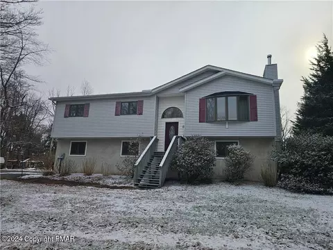 625 Golden Eagle Dr, Saylorsburg, PA 18353