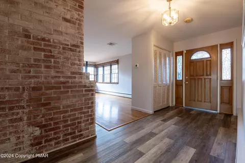 155 Alpha Ave, Wind Gap, PA 18091 photo 4