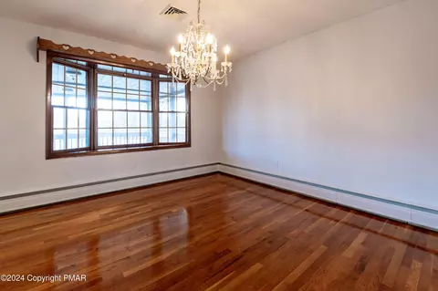 155 Alpha Ave, Wind Gap, PA 18091 photo 10