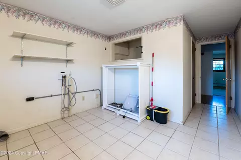 155 Alpha Ave, Wind Gap, PA 18091 photo 29