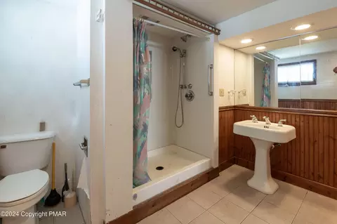 155 Alpha Ave, Wind Gap, PA 18091 photo 38