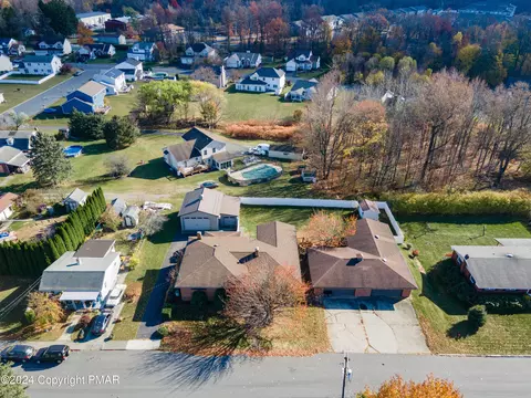 155 Alpha Ave, Wind Gap, PA 18091 photo 2