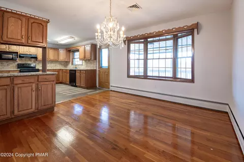 155 Alpha Ave, Wind Gap, PA 18091 photo 11