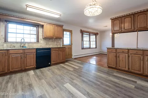 155 Alpha Ave, Wind Gap, PA 18091 photo 13