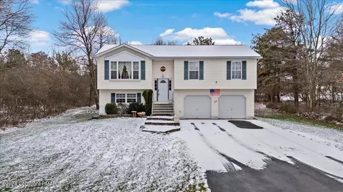 64 Pautuxent Trl, Albrightsville, PA 18210