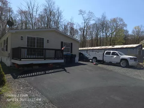2612 Oakwood Ct, East Stroudsburg, PA 18302