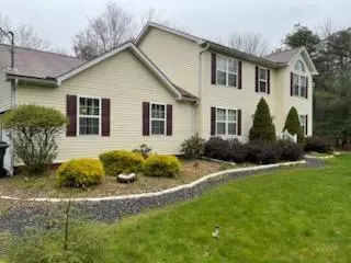 6322 Laurel Rd, Pocono Summit, PA 18346