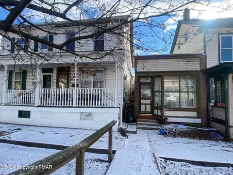 43 E Ludlow St, Summit Hill, PA 18250