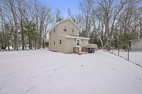 4124 Low Ridge Rd, Pocono Summit, PA 18346