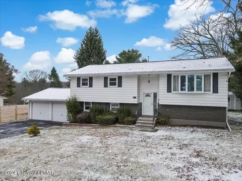 1 Glendale Dr # A, Mountain Top, PA 18707