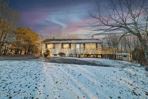 32 Clearbrook Dr, Albrightsville, PA 18210