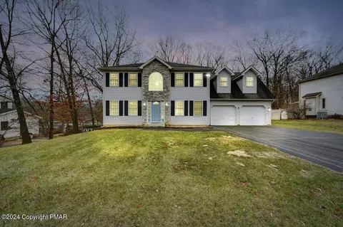 715 Horizon Dr, Stroudsburg, PA 18360