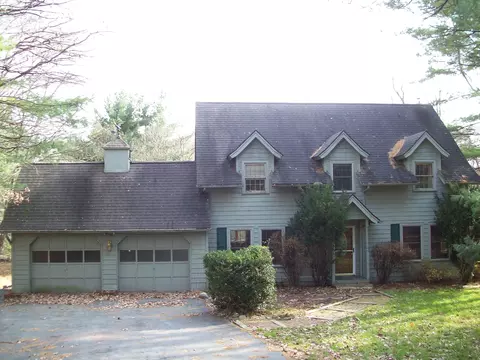 578 Rolling Pines Dr, Saylorsburg, PA 18353