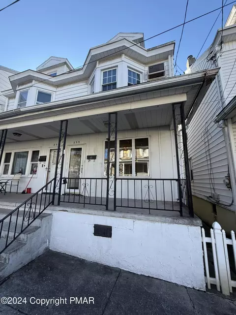 235 Carbon St, Minersville, PA 17954