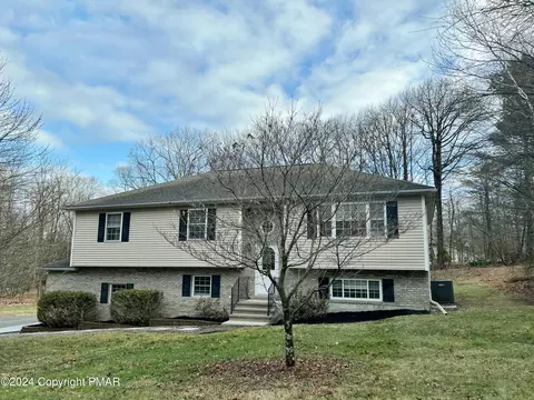 1110 Daniel Ct, Saylorsburg, PA 18353