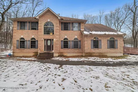 184 Hemlock Rd, Tannersville, PA 18372