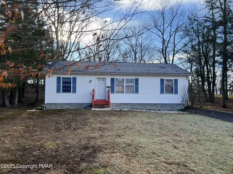 2520 Mcewan Blvd, East Stroudsburg, PA 18301