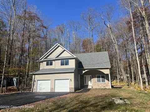 269 Wyalusing Dr, Pocono Lake, PA 18347