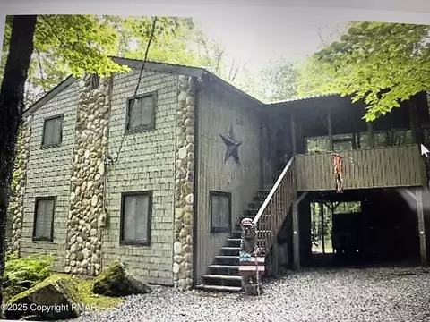 296 Selig Rd, Pocono Lake, PA 18347