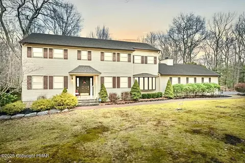 1295 Scotrun Dr, Scotrun, PA 18355