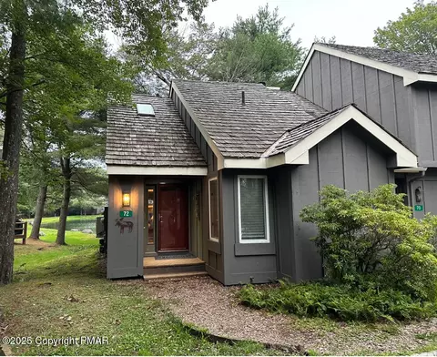 72 Snow Rdg, Lake Harmony, PA 18624