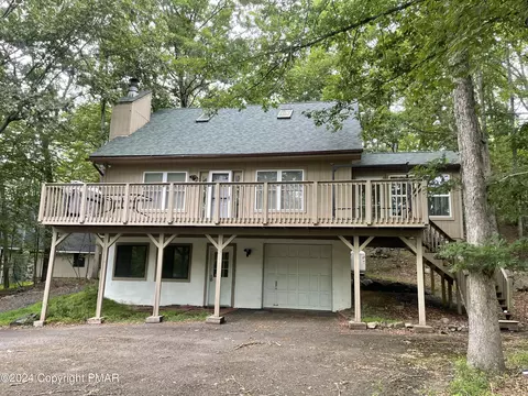 6151 Decker Rd, Bushkill, PA 18324 photo 1