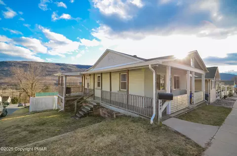 744 Edgemont Ave, Palmerton, PA 18071
