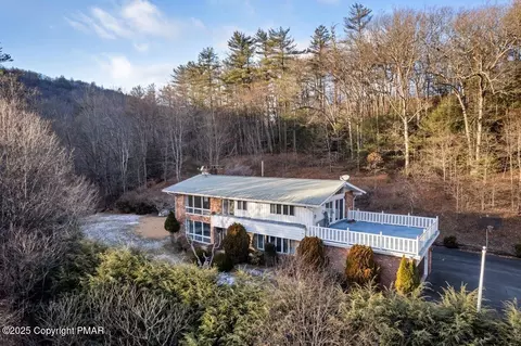 119 Meadow Dr, Milford, PA 18337