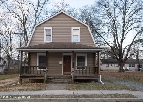 117 Elizabeth St, East Stroudsburg, PA 18301