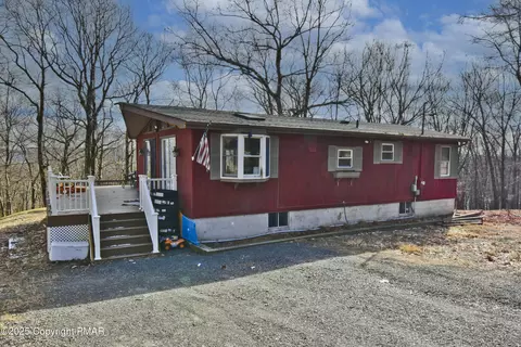 154 Hummingbird Trl, Bushkill, PA 18324