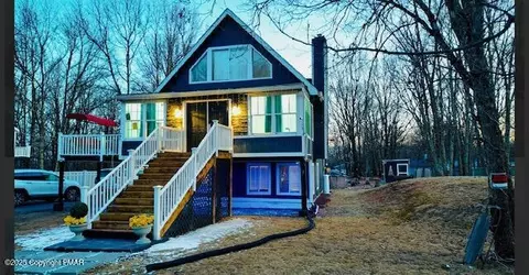 1113 Steele Cir, Bushkill, PA 18324