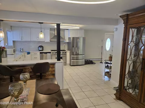 1113 Steele Cir, Bushkill, PA 18324 photo 16