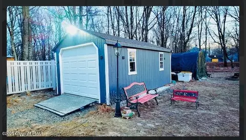 1113 Steele Cir, Bushkill, PA 18324 photo 33