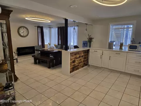 1113 Steele Cir, Bushkill, PA 18324 photo 14