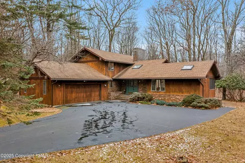 361 Hallowood Dr, East Stroudsburg, PA 18302