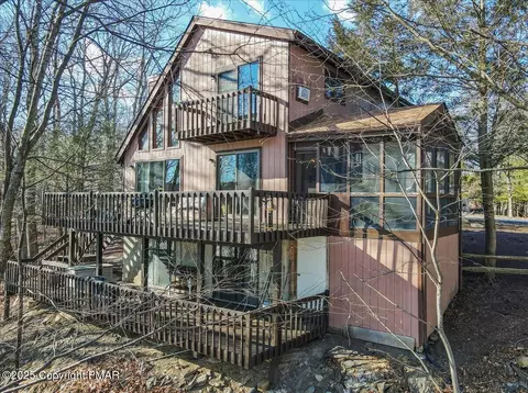 228 Overlook Dr, East Stroudsburg, PA 18301