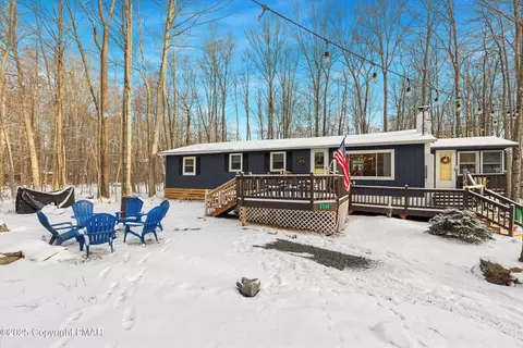5355 Conoquenissing Dr, Pocono Lake, PA 18347