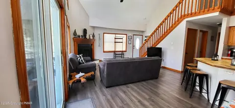 154 Dunchurch Dr, Bushkill, PA 18324 photo 8