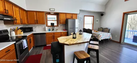 154 Dunchurch Dr, Bushkill, PA 18324 photo 11
