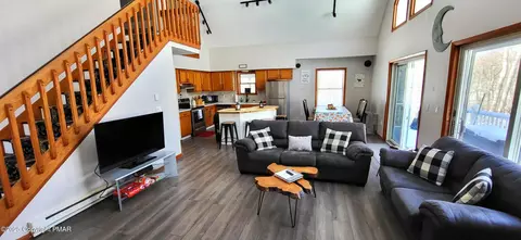 154 Dunchurch Dr, Bushkill, PA 18324 photo 5