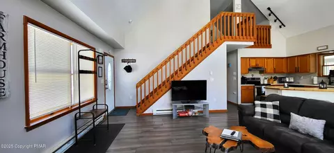 154 Dunchurch Dr, Bushkill, PA 18324 photo 6