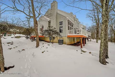 46 Laurelwoods Dr, Lake Harmony, PA 18624