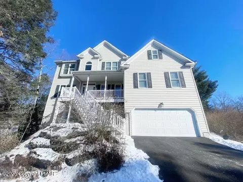 513 Eagle Dr, East Stroudsburg, PA 18302