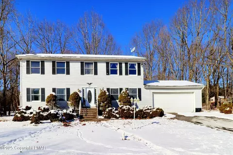 3 Pointe St, Mount Pocono, PA 18344