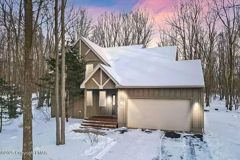 403 Gentian Ln, Pocono Pines, PA 18350