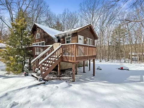 1274 Park Dr, East Stroudsburg, PA 18302