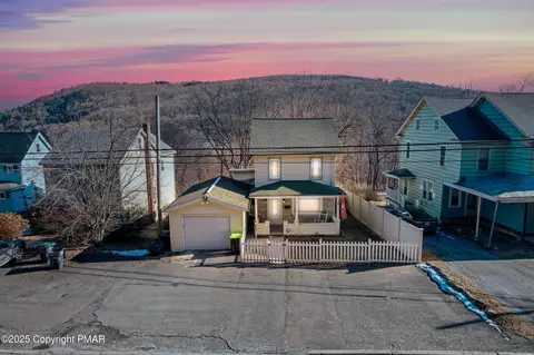 905 N 1st St, Lehighton, PA 18235