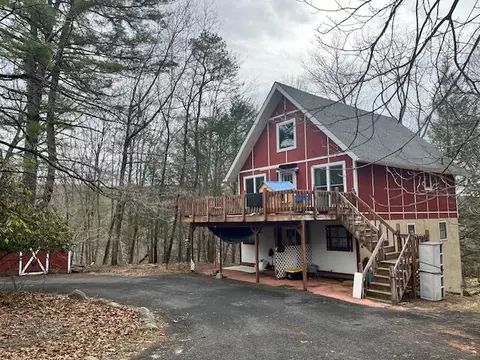 119 Circle Ct, East Stroudsburg, PA 18302