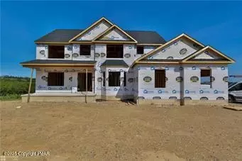 911 Emerald Valley Ln, Bangor, PA 18013