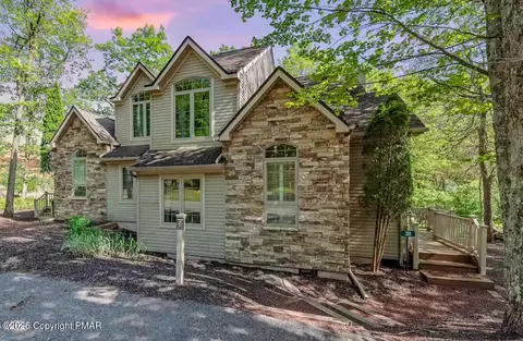 38 Summit Wind Dr, Lake Harmony, PA 18624